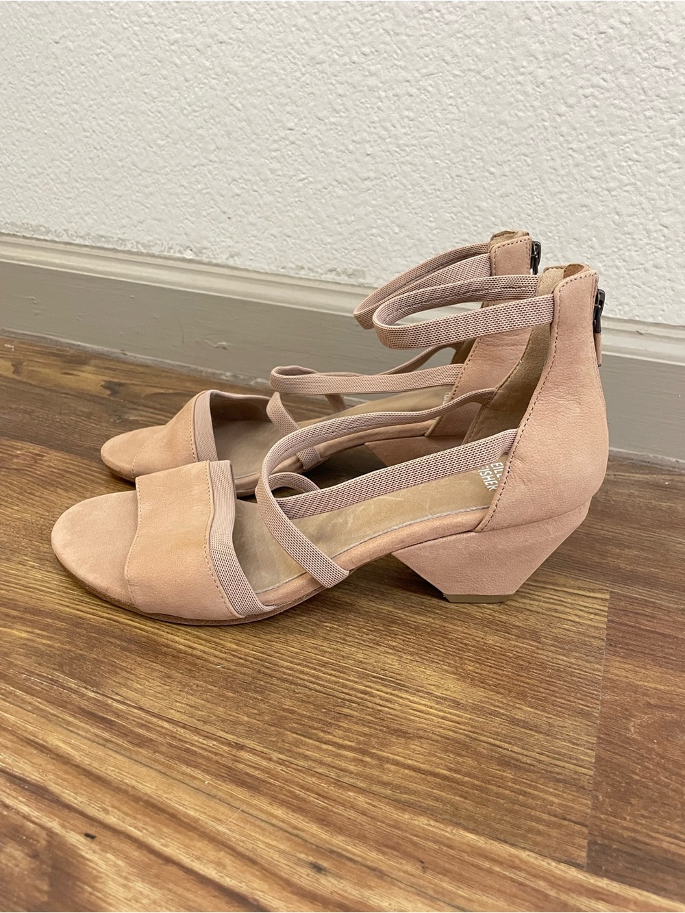 NEW Eileen Fisher Women’s Tan Suede Block Heel Sandals with Ankle Strap Size 9 - Picture 4 of 7